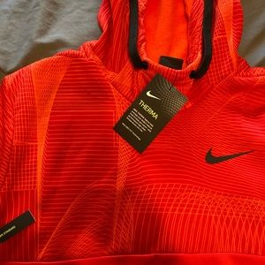 Nike therma dry fit hoodie